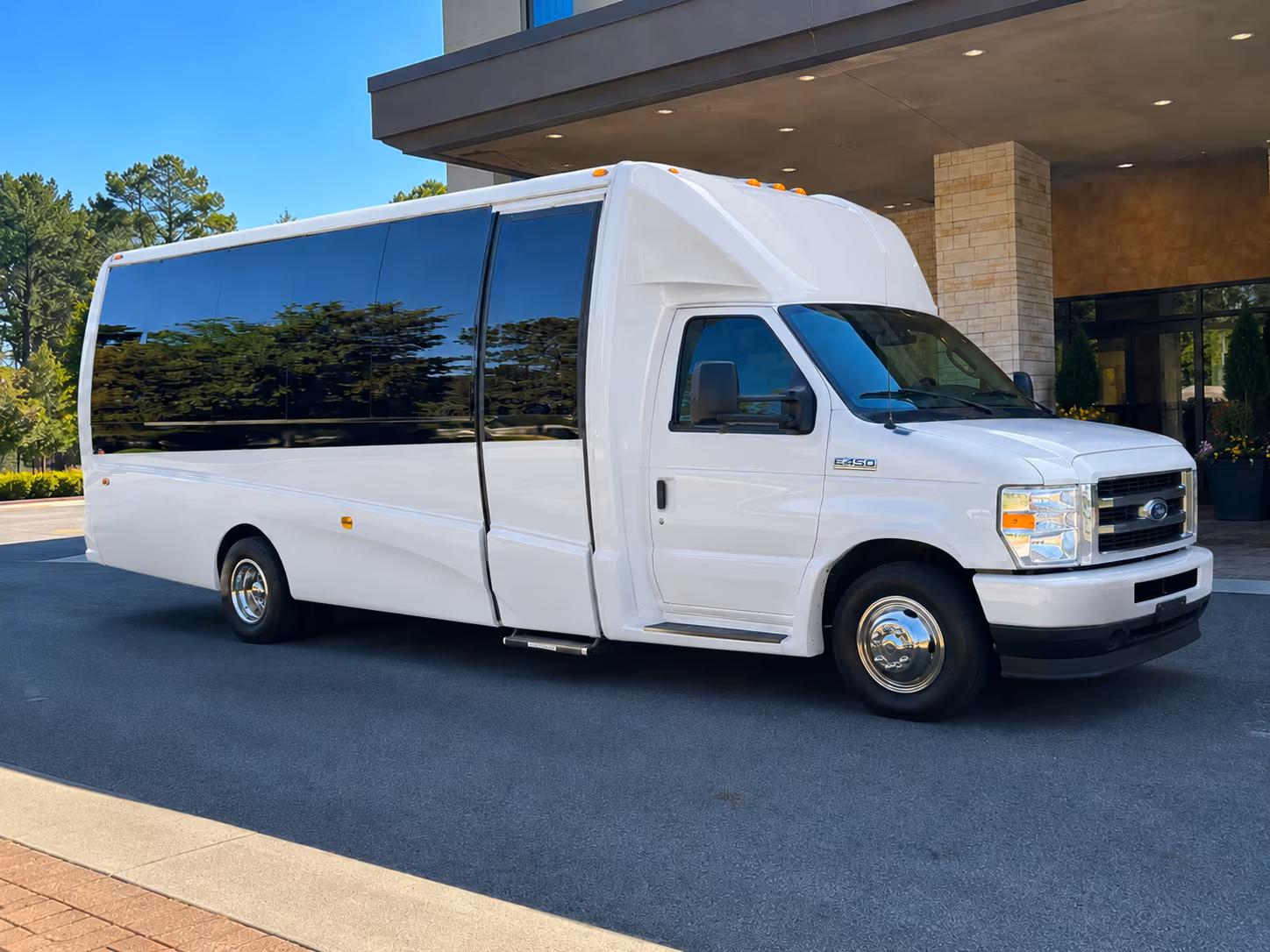 minibuses and sprinter vans for executive transfers and small corporate groups in davie