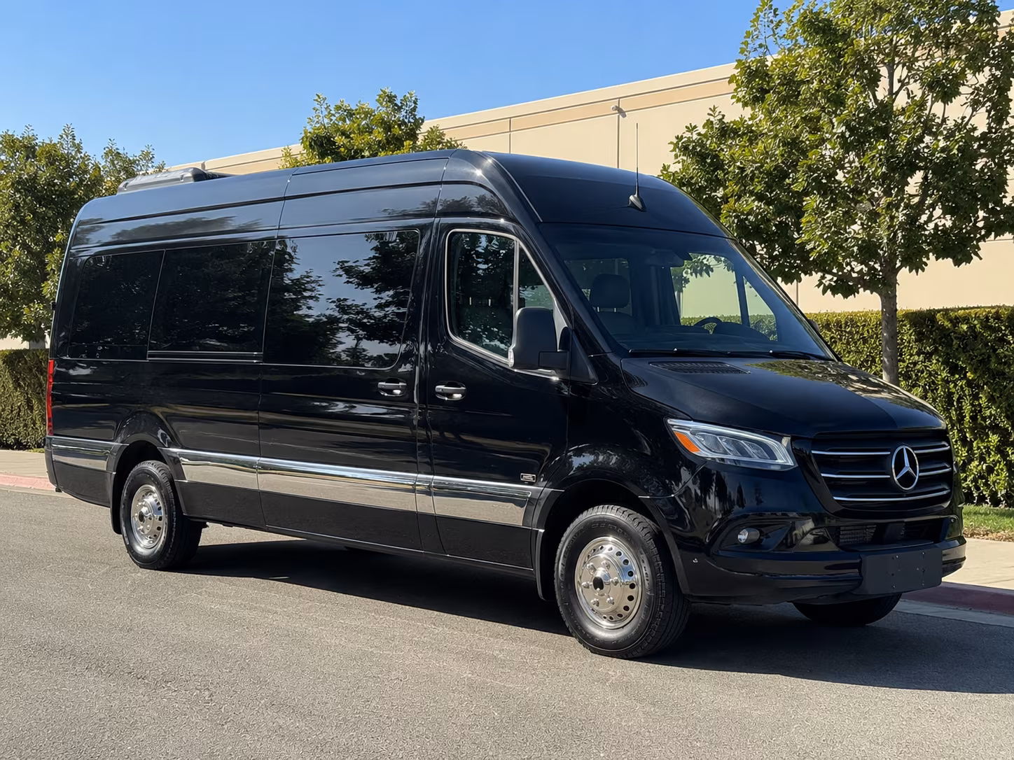 secure transportation for your next convention or trade show 3