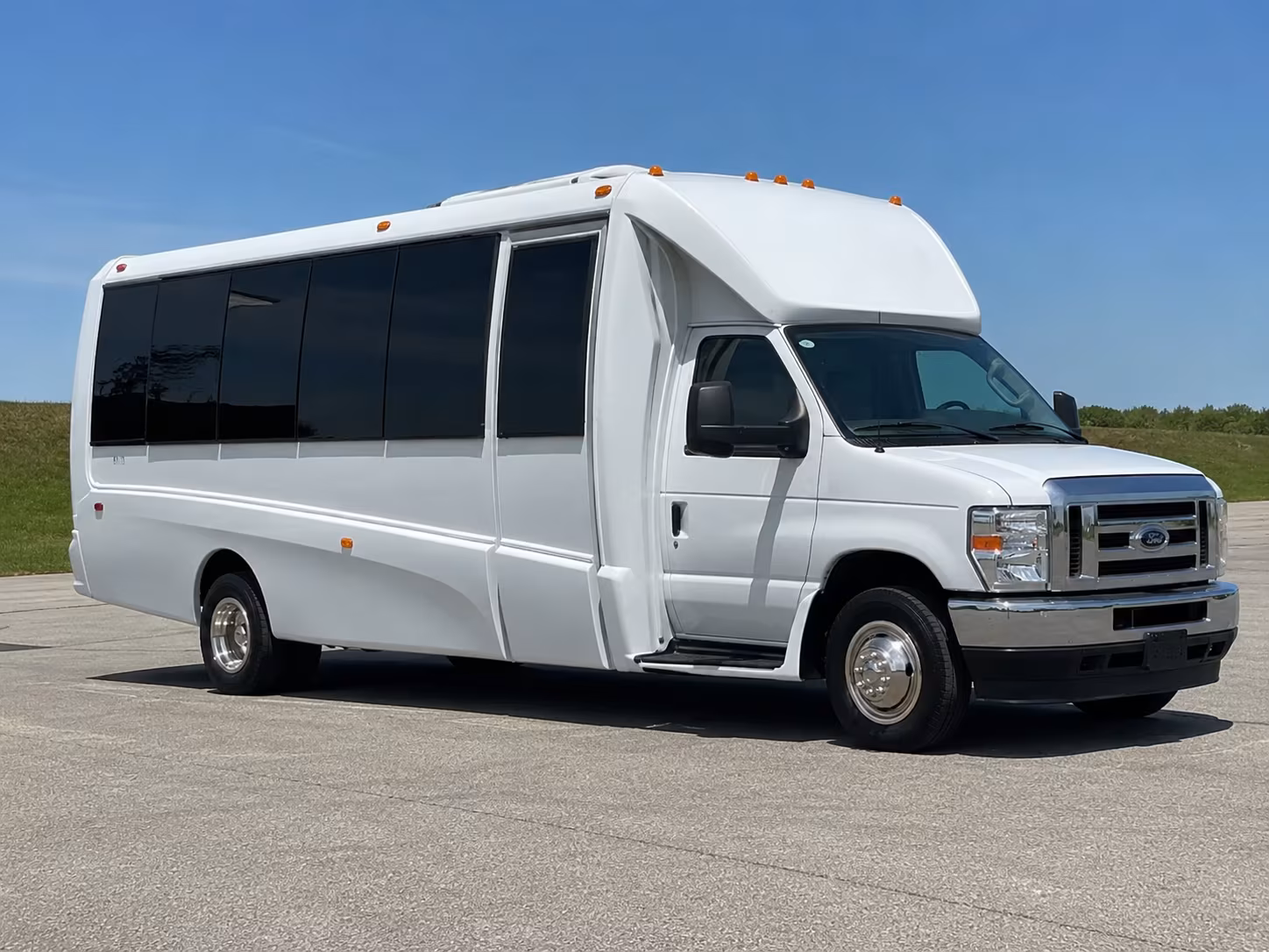sweet 16 and quinceanera party buses built around your theme and your timeline